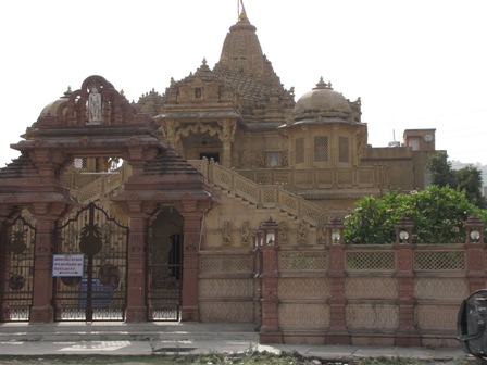 Doodhadhari Barfani Temple