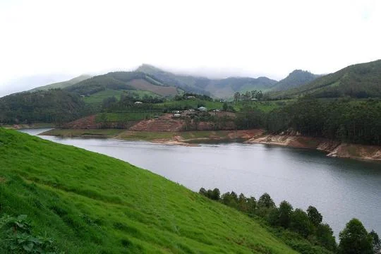 Echo Point Mountain Valley and High Altitude Vistas in Munnar