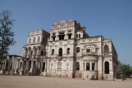 Nazarbaug Palace