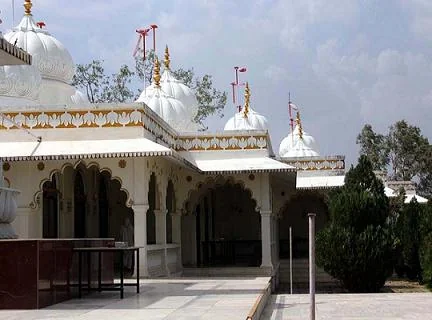 Gomatgiri 21-Foot Lord Bahubali Statue Hilltop Shrine in Indore Madhya Pradesh