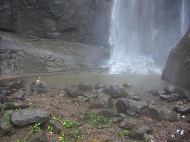 Puliancholai Falls