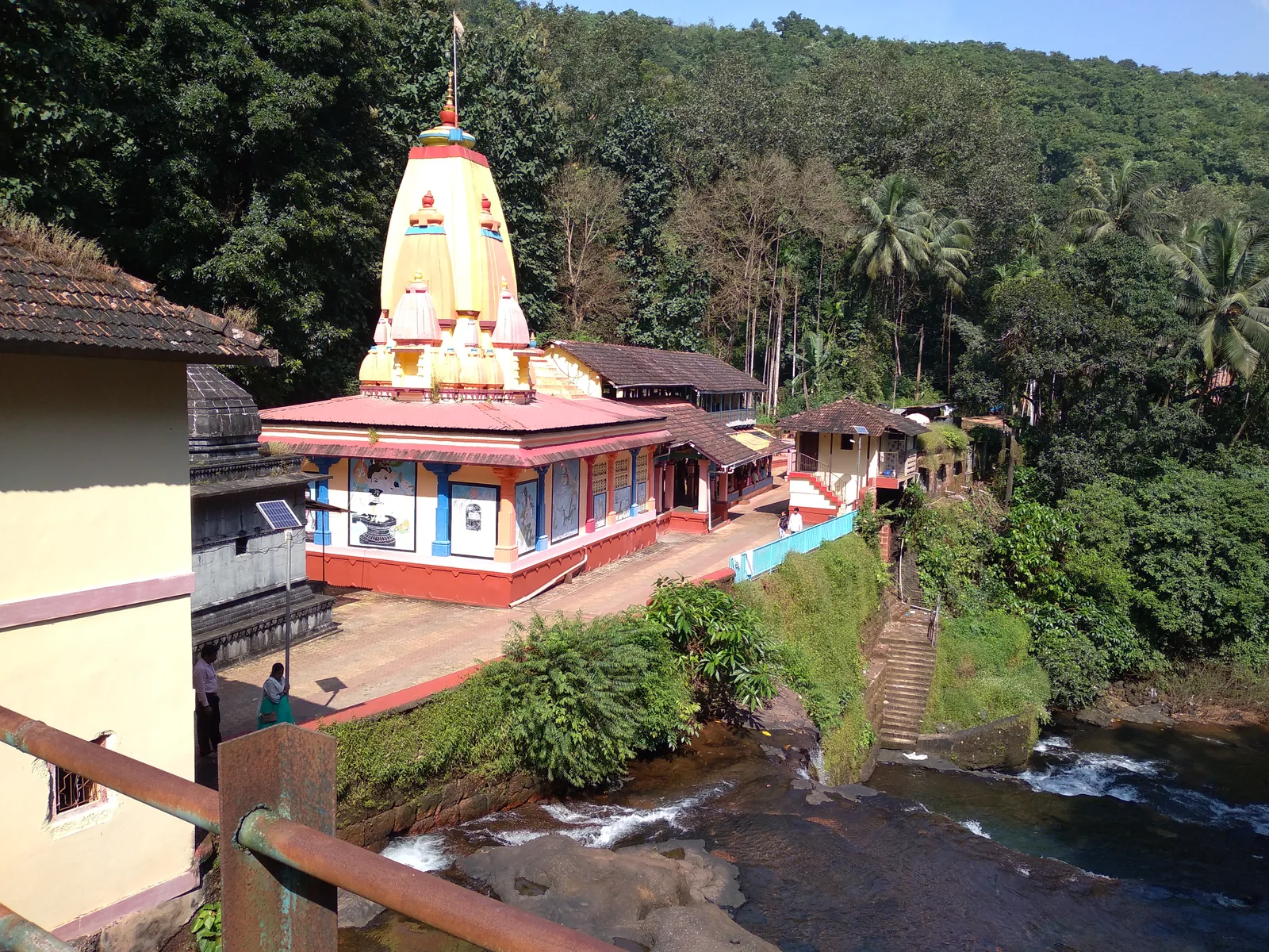 Ratnagiri Heritage Shrines and Scenic Coastal Landmarks in Maharashtra
