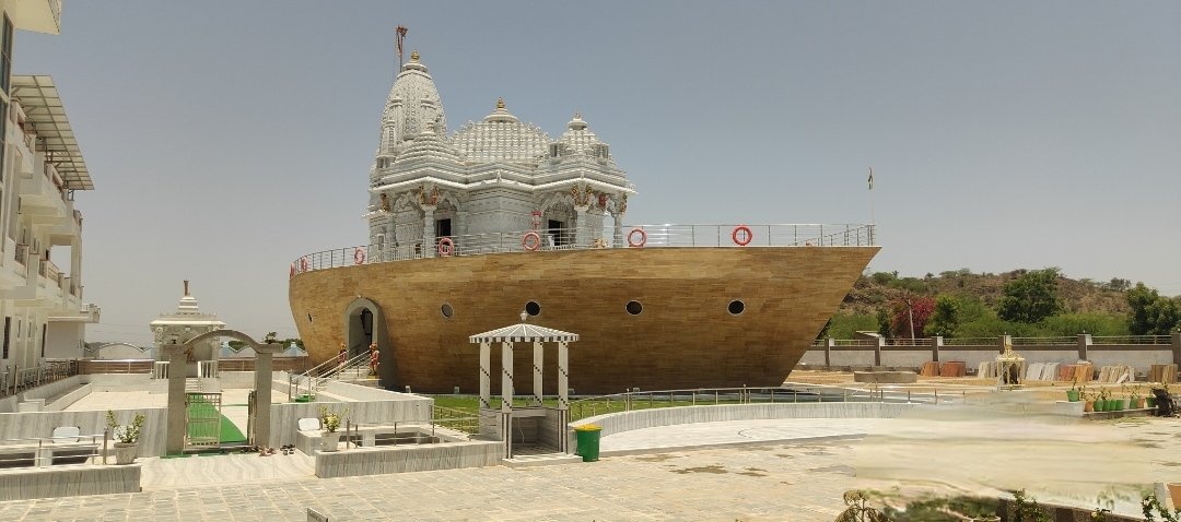 Bamanwad Ji Jain Temple and Pindwara Hills