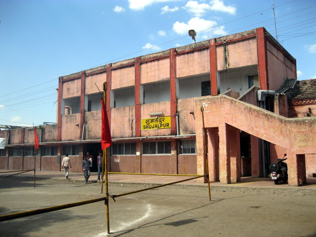 Ranoji Rao Shinde Royal Maratha Chhatri and Cenotaph Ranoganj