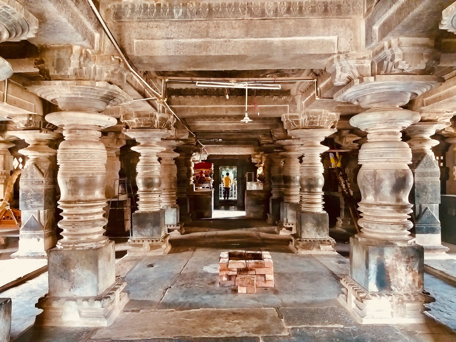Shankha Jinalaya 8th-Century Rashtrakuta Jain Basadi Lakshmeshwar