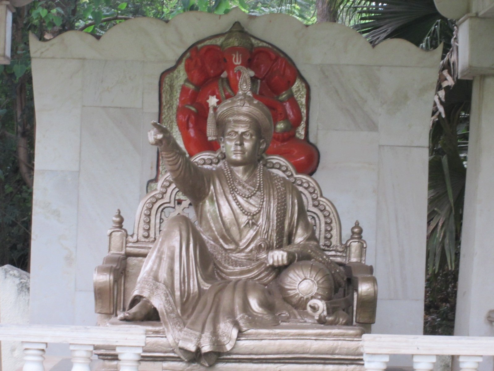 Savanur Nawab Palace and Moti Talab Heritage