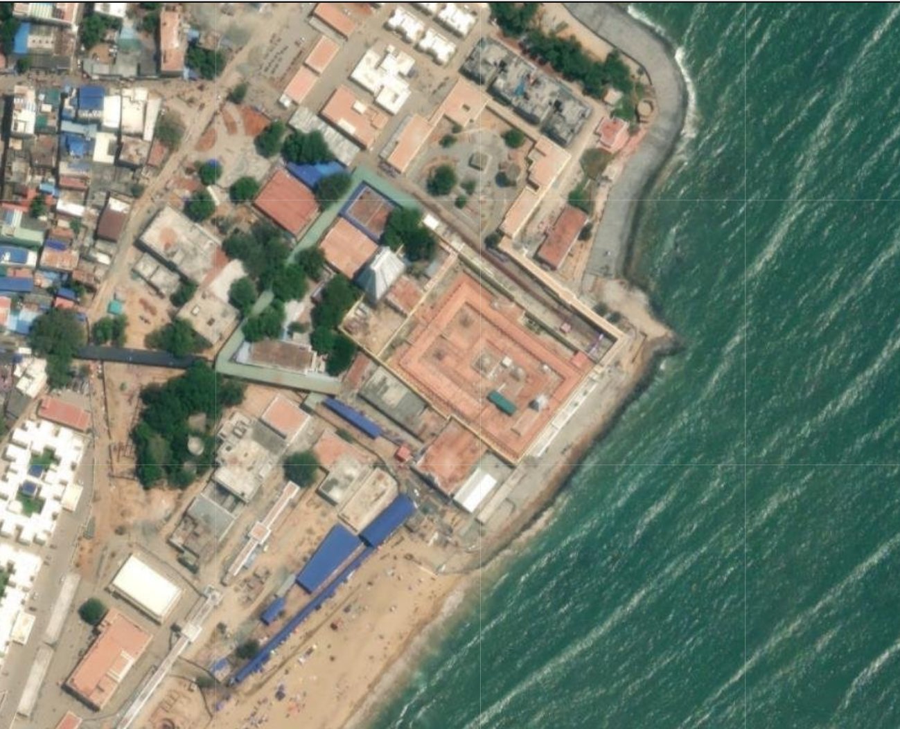 Tiruchendur Beach Holy Sea Bathing Snana Ghats and Nazhikkinaru Spring