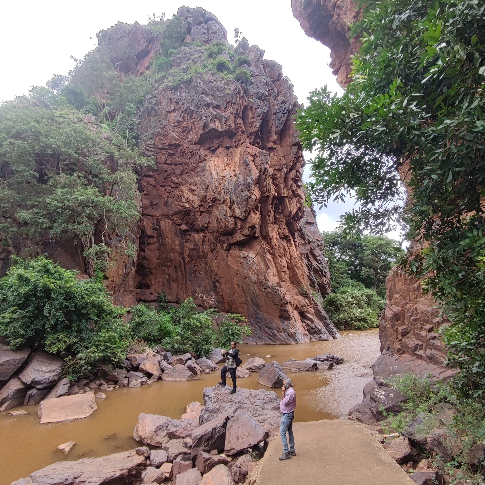Sandur Narihalla Gorge and Mountain Pass