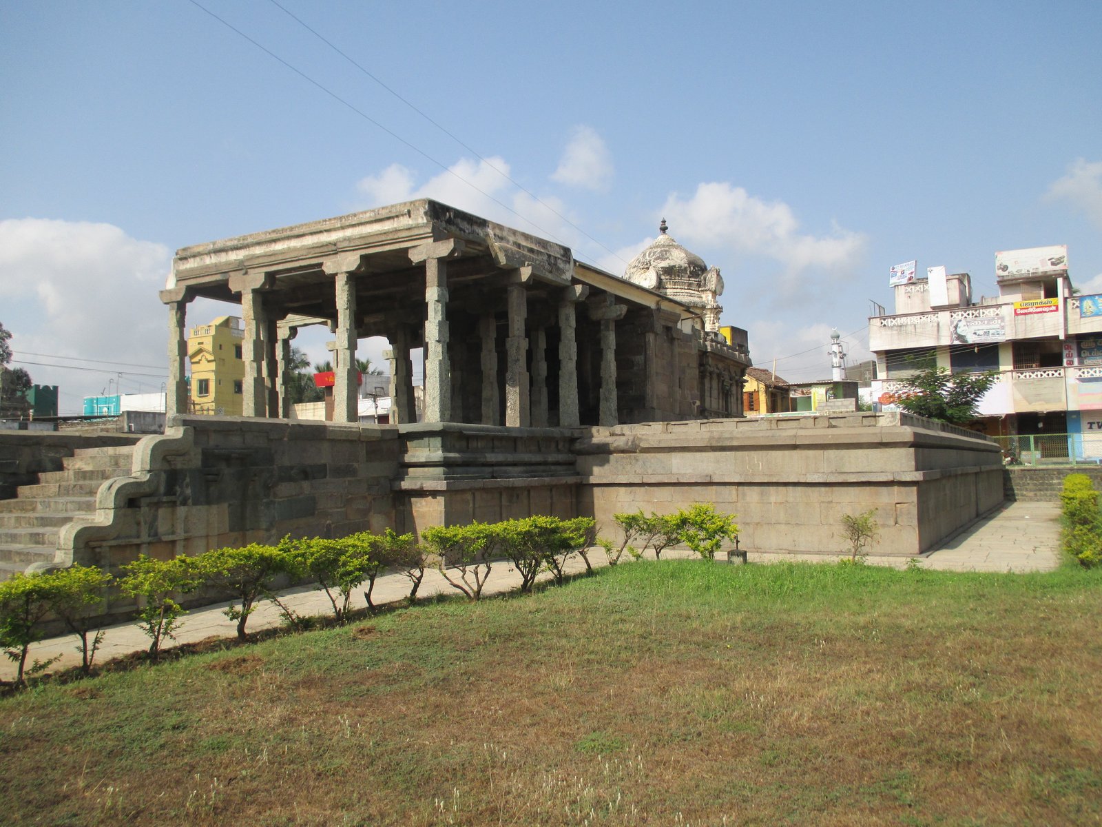 Vaikunta Perumal Temple Hall Uthiramerur
