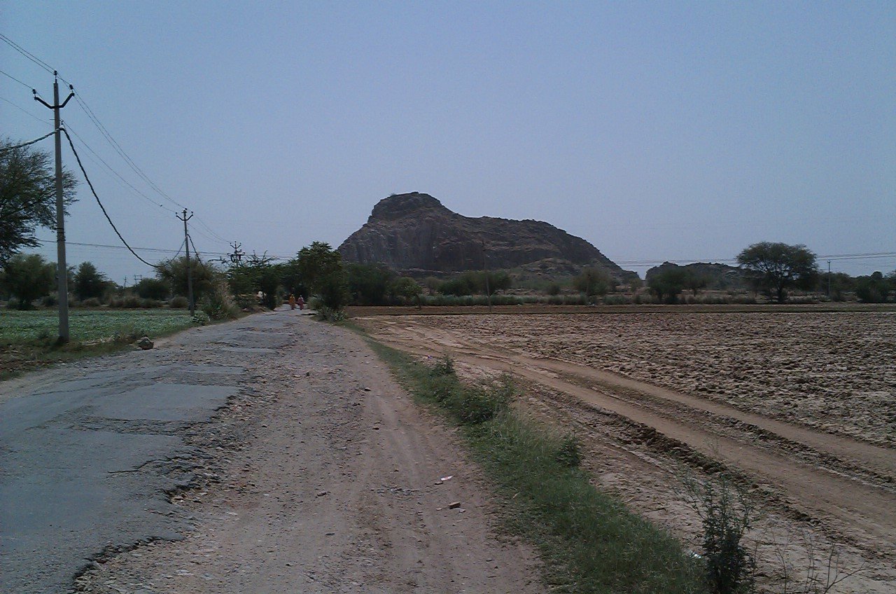 Mahendragarh Fort and Aravalli Outcrop