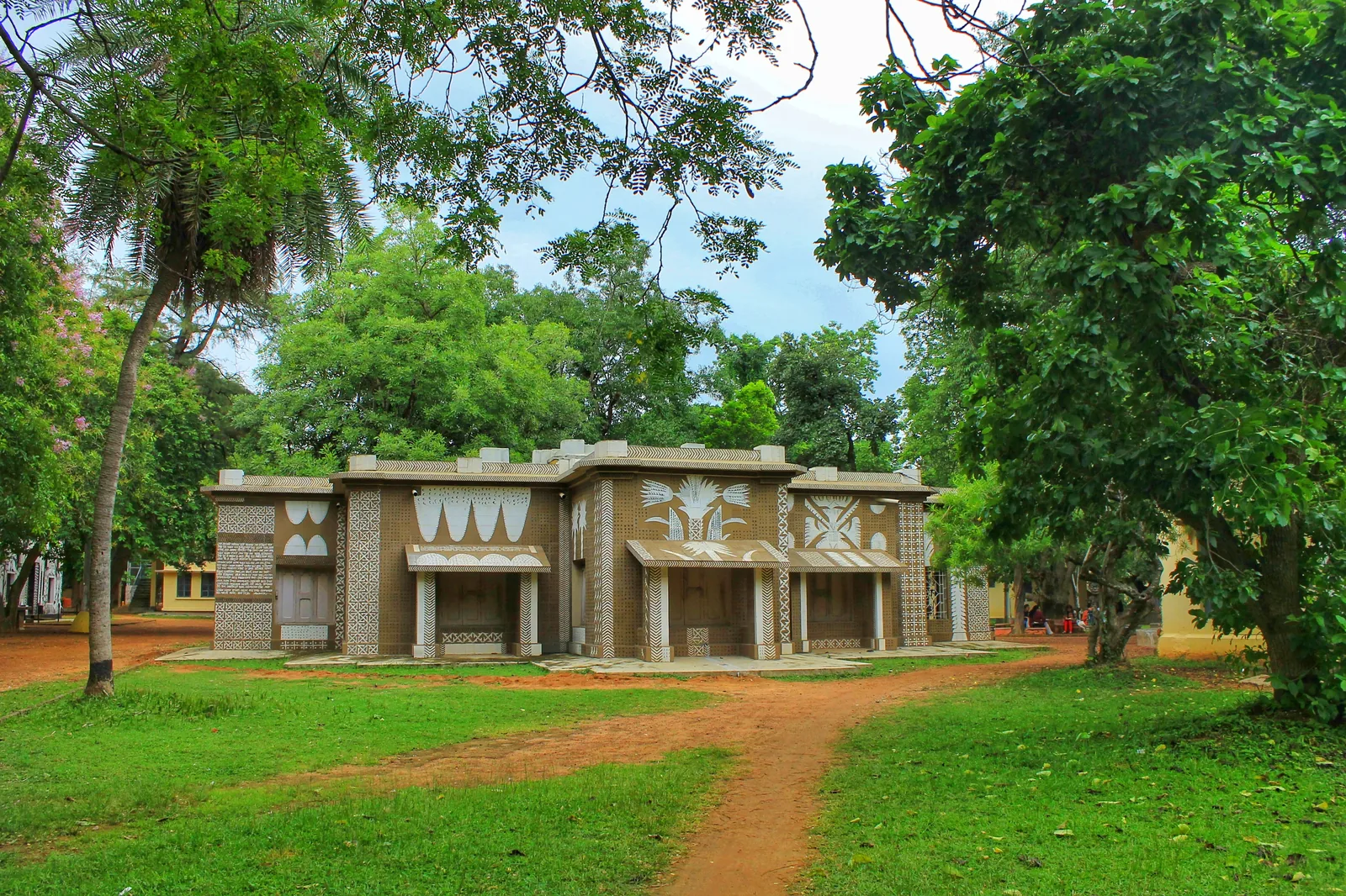 Kala Bhavana Fine Arts Faculty and Open Air Sculptures in Shantiniketan
