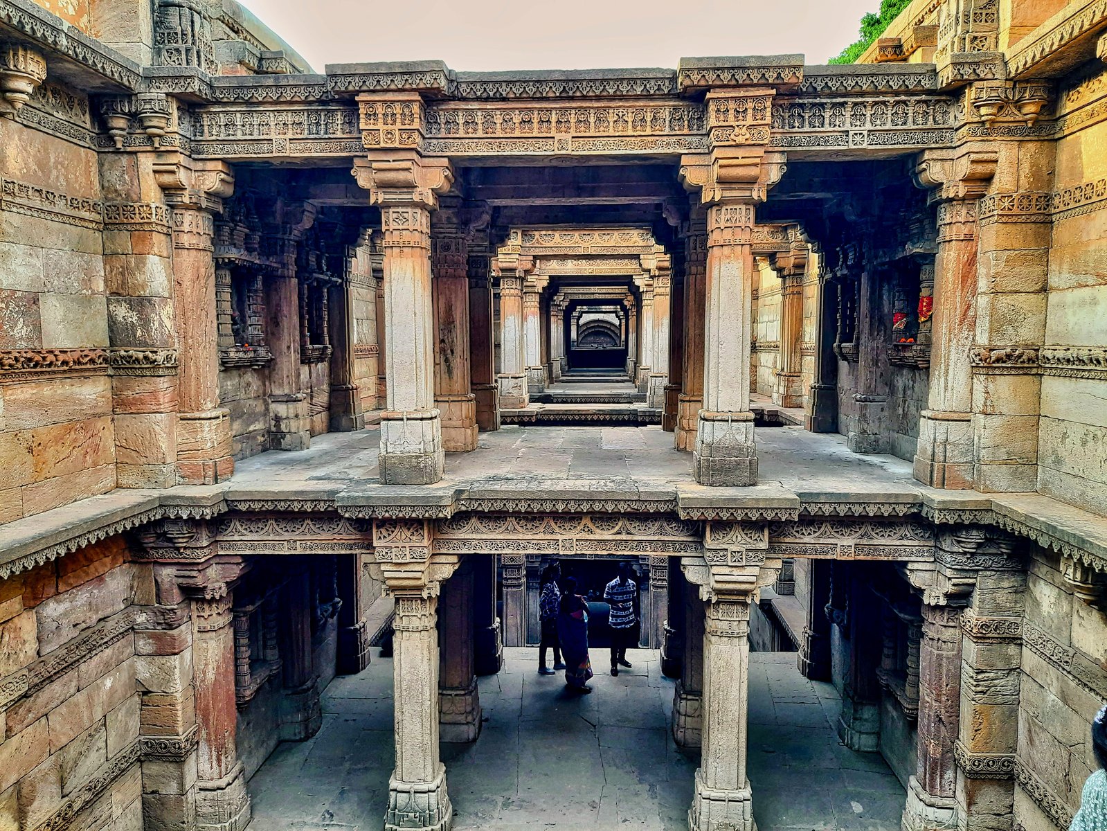 Traditional Craft Bazaar & Artisan Quarter, Adalaj