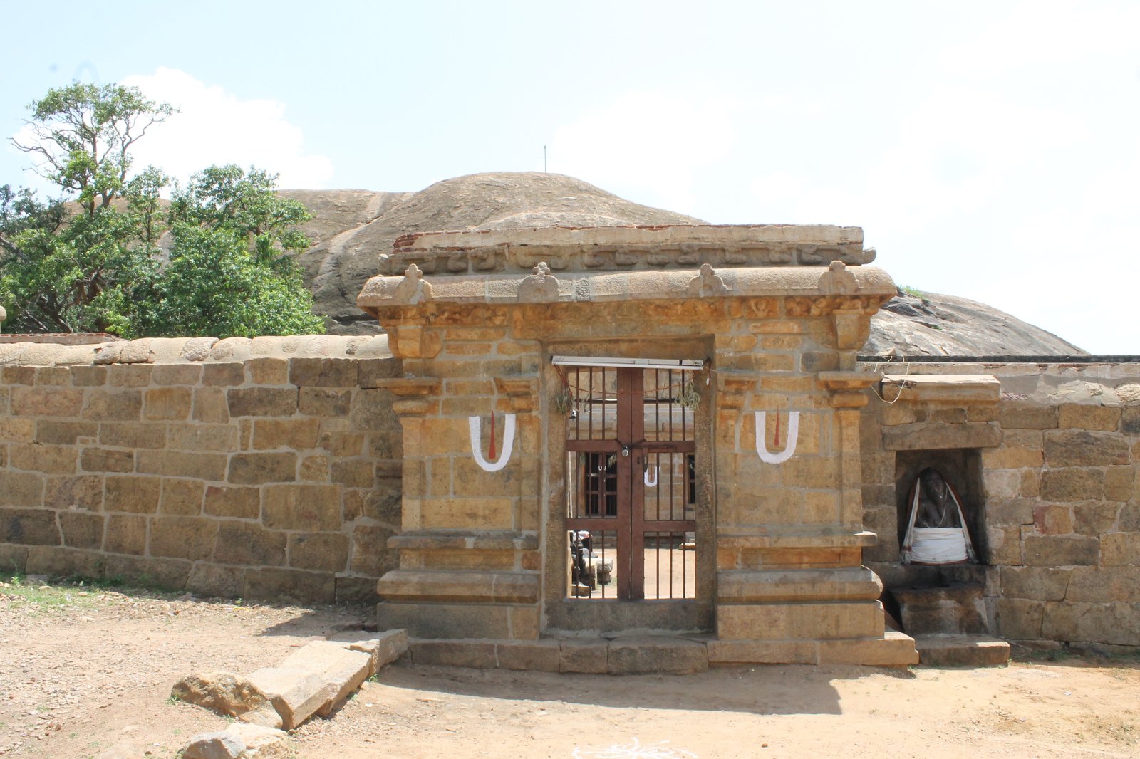 "Main Entrance of Pallikonda Perumal Temple"