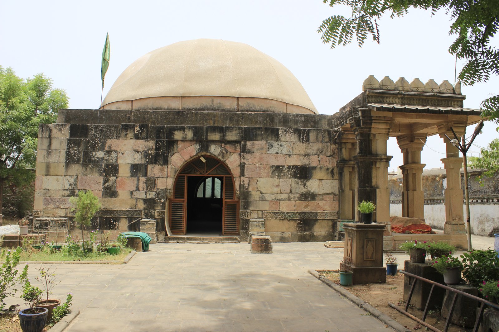 Traditional Craft Bazaar & Artisan Quarter, Prantij