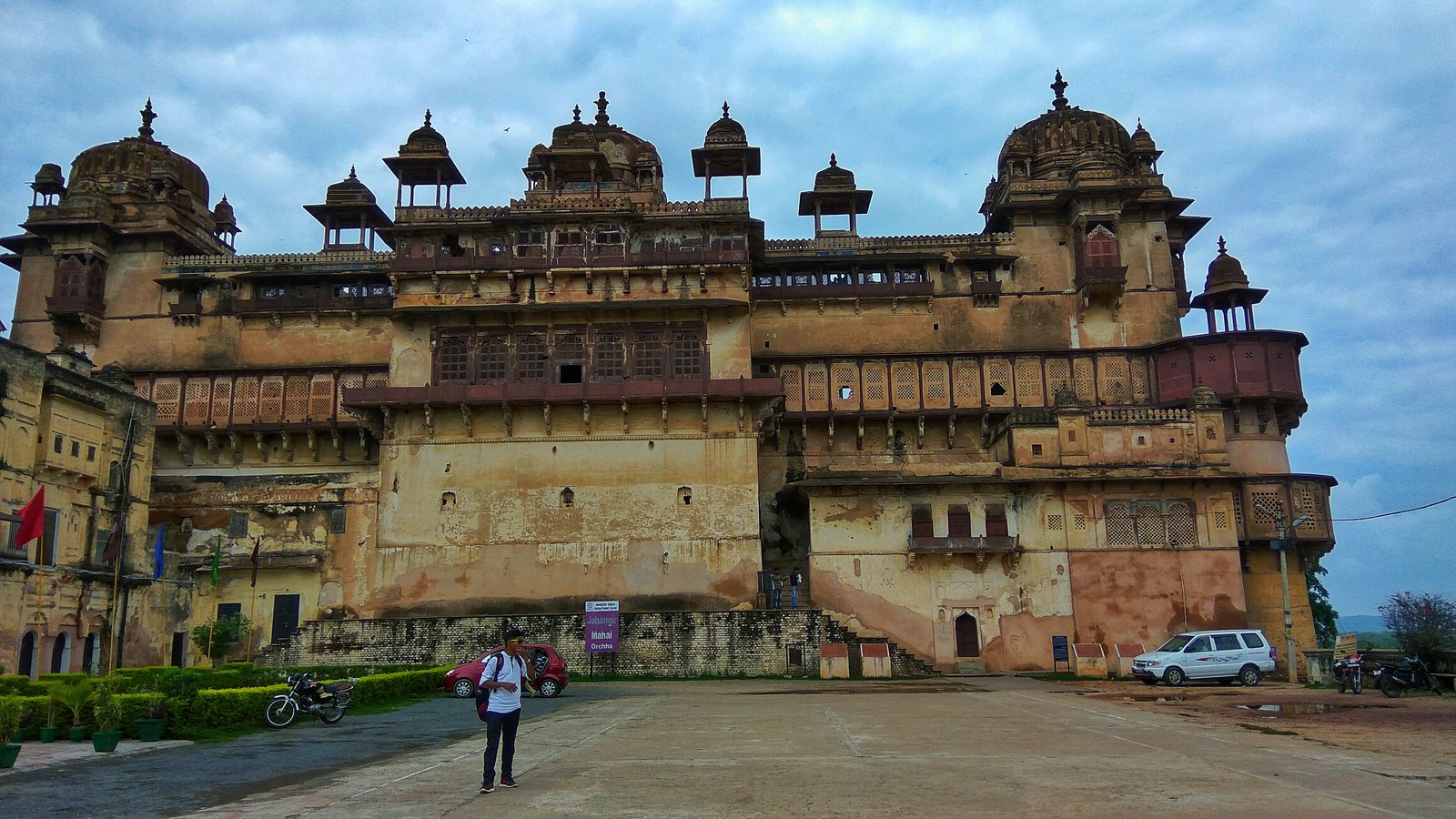Historic Riverside Promenade & Ghats of Niwari, Niwari