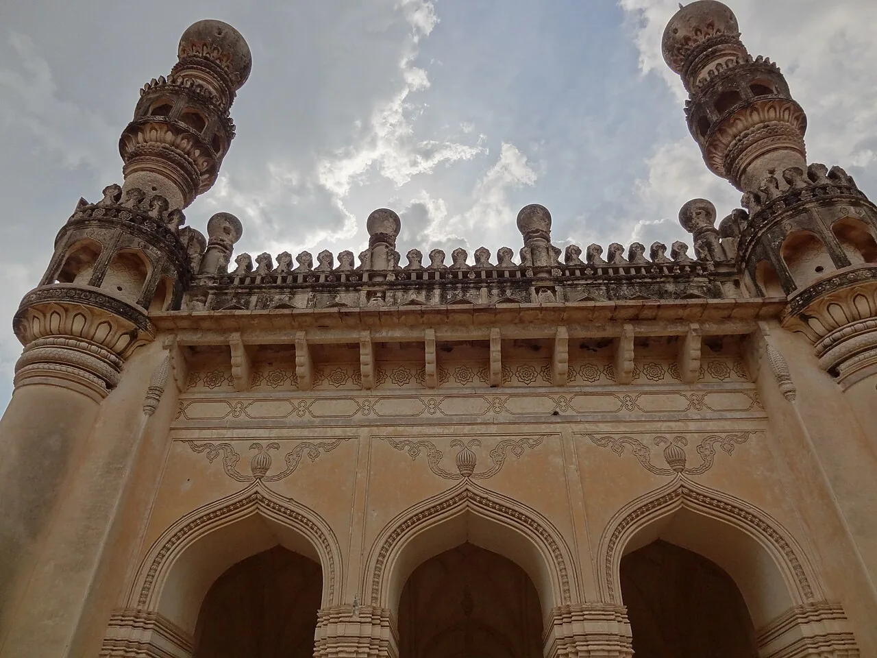 Ek Minar Ki Masjid Raichur