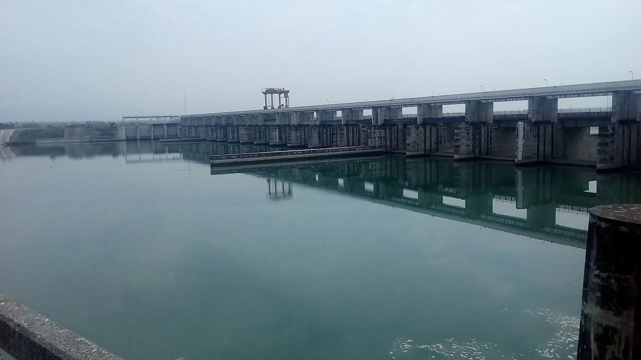Hathni Kund Barrage Scenic Yamuna River Barrage Shivalik Views and Riverfront Adventure Oasis