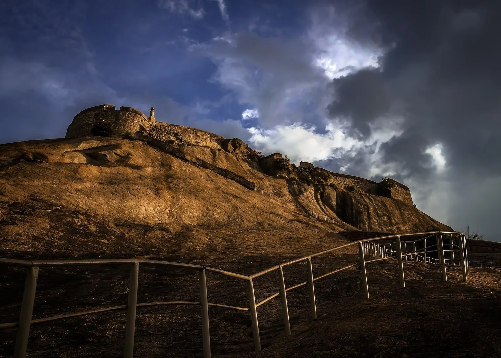 Madhugiri Monolith Fort Tumkur