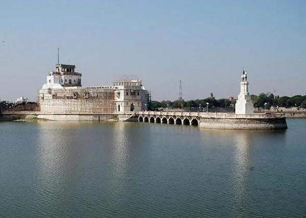 Lakhota Palace and Ranmal Lake