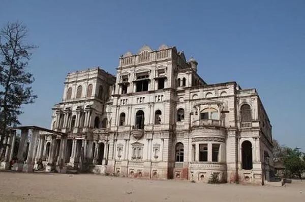 Nazarbaug Palace