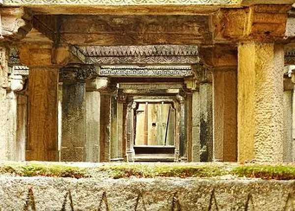 Naulakhi Well