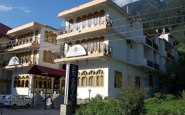 Hotel Surya International Manali
