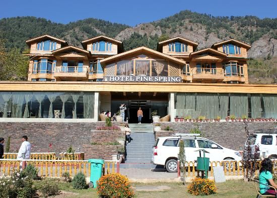 Hotel Pine Spring Pahalgam