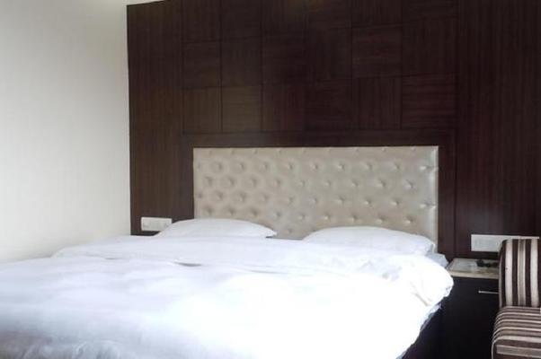 Hotel Basera 