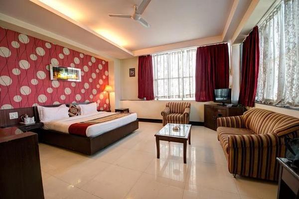 Hotel P R  Residency