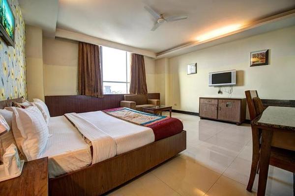 Hotel P R  Residency