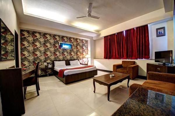 Hotel P R  Residency