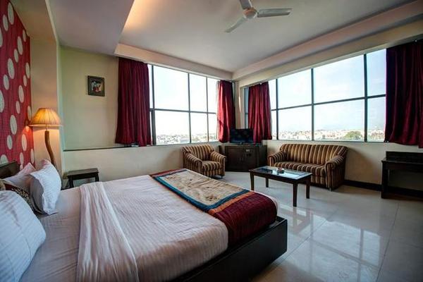 Hotel P R  Residency