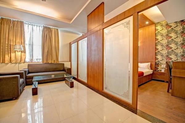 Hotel P R  Residency