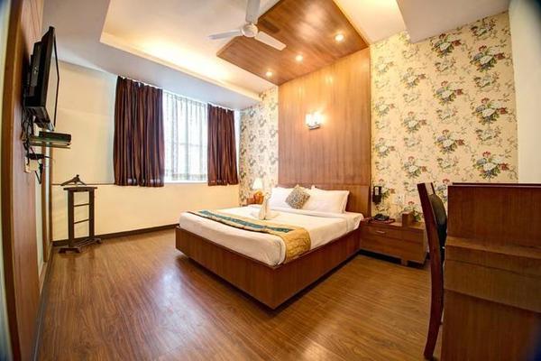 Hotel P R  Residency