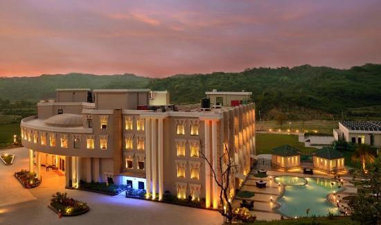 Golden Tulip Chandigarh-Panchkula Chandigarh