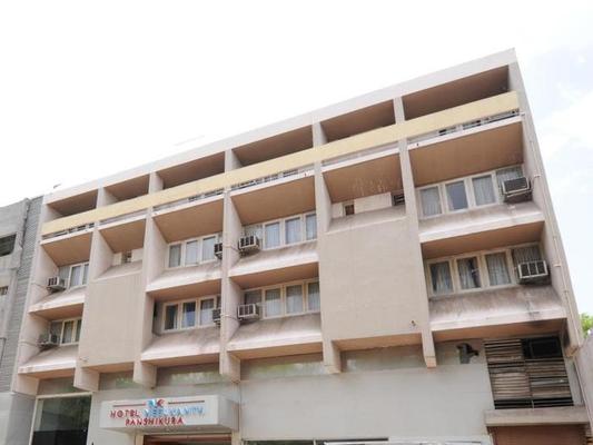 Hotel Neelkanth Panshikura