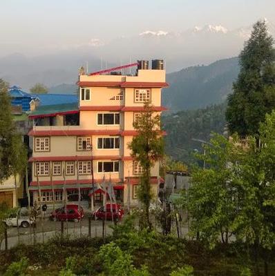Hotel Ravongla Star