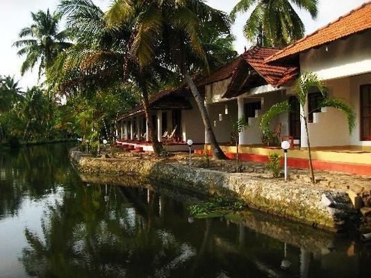 Coir Village Lake Resort Alleppey