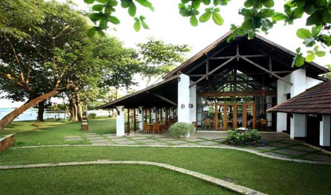 Punnamada Backwater Resort