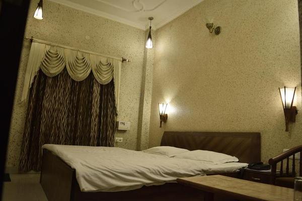 Hotel Holy City
