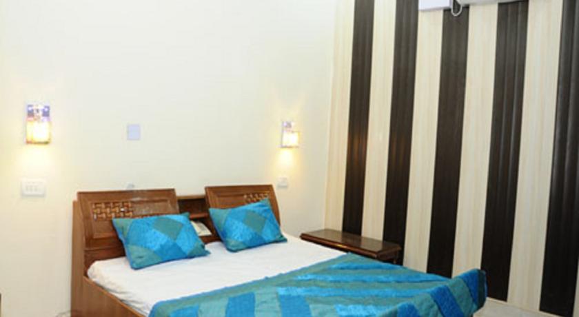 Hotel Golden Woods
