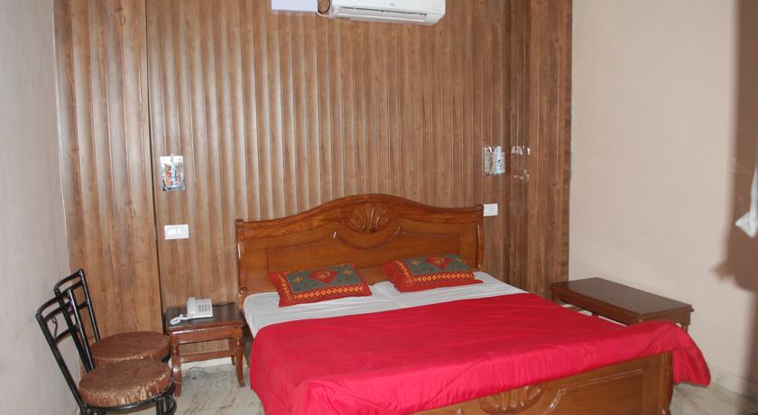 Hotel Golden Woods