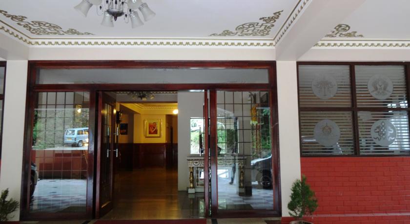 Yarlam Portico