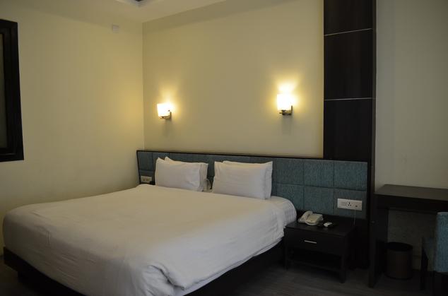 Hotel Tara Palace