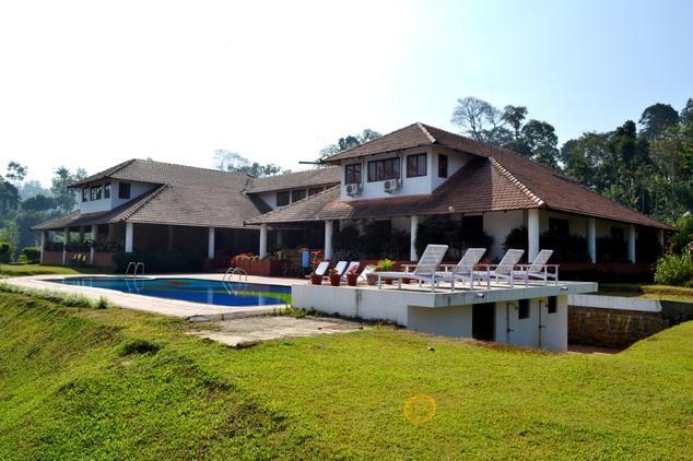 Kadkani Riverside Resort