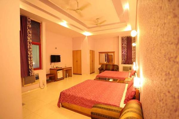 Kanak Garden Resort & Party-Lawn