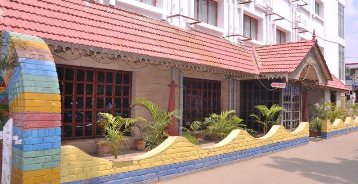 Hotel MNH Royal Park