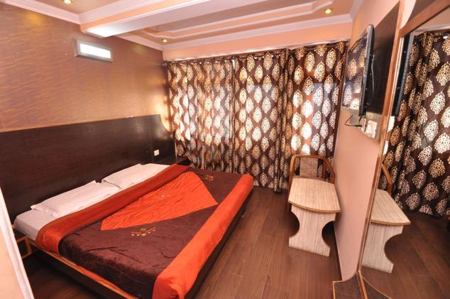 Hotel Sidharth Regency