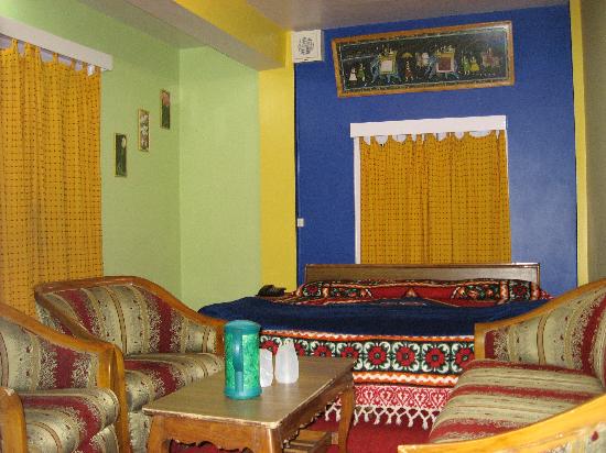 Nishat Hotel