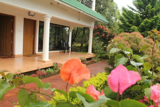 Silver Clouds Vacation Inn Munnar